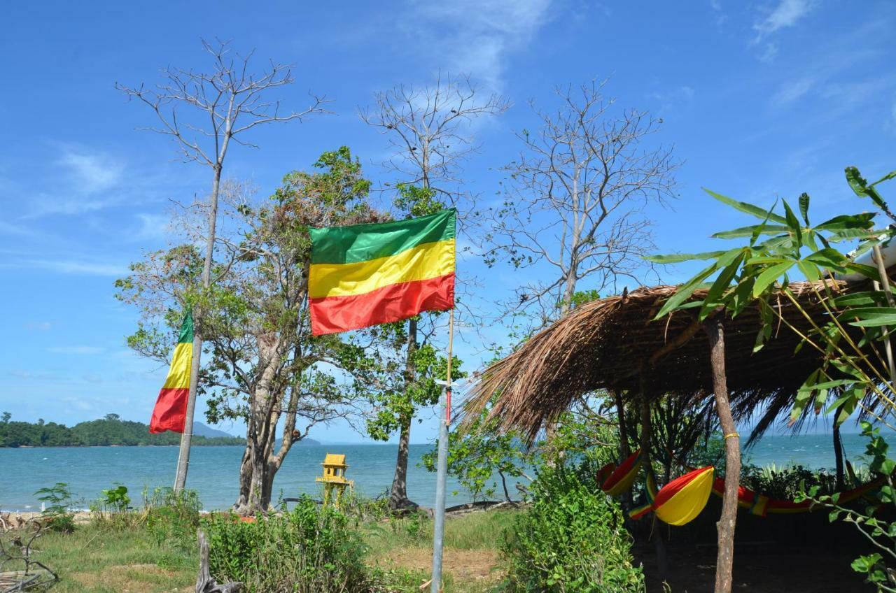 Отель Reggae Island Private Island Ко-Паям Экстерьер фото