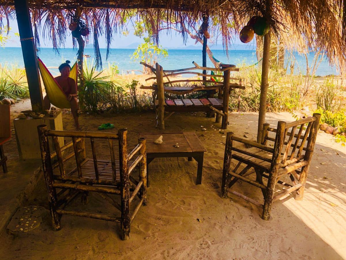 Отель Reggae Island Private Island Ко-Паям Экстерьер фото